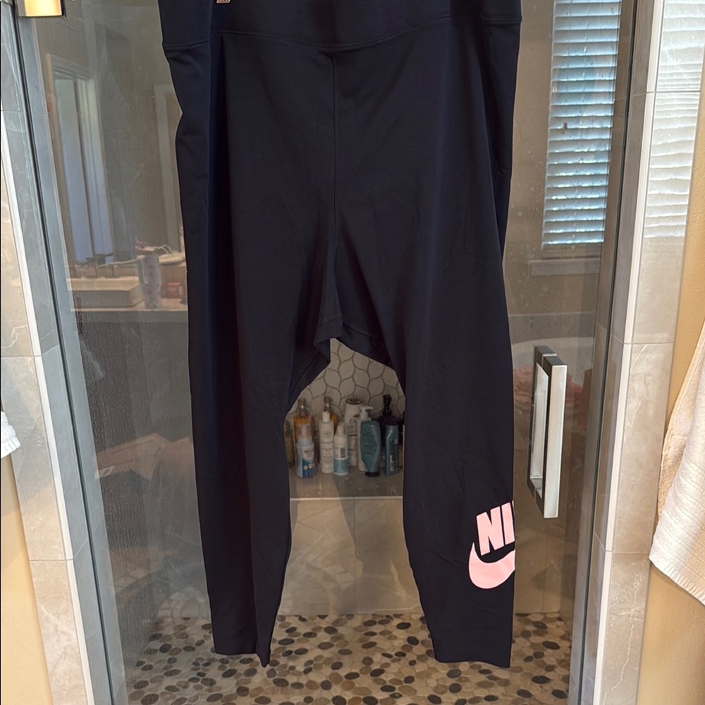 Nike Black and Pink Leggings with Tapered Design - never worn!